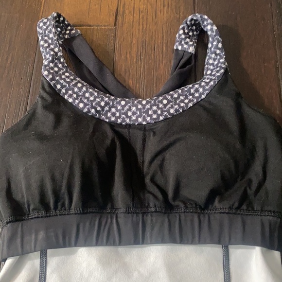 Lululemon Top with Built in Bra - size 2/4 - Picture 5 of 5